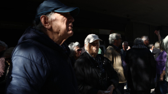 ekakto-gia-toys-syntaxioychoys-amp-8211-mpainoyn-aytomata-apo-to-kratos-stoys-logariasmoys-toys-chiliades-eyro-418527