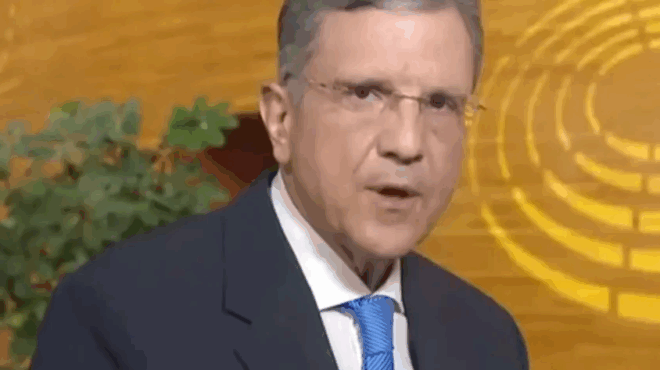 giorgos-aytias-i-machi-me-to-mikrovio-apo-klimatistiko-kai-to-tama-poy-ton-stirixe-417378