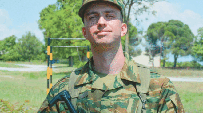 ntomino-lathon-odigise-ston-thanato-ton-stratioti-niko-gkatsi-nosokoma-rotoyse-astheneis-an-ixeran-na-kanoyn-karpa-420322