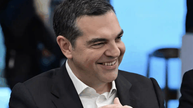 erixe-ti-vomva-o-tsipras-koryfaios-efoplistis-sto-neo-toy-komma-420521