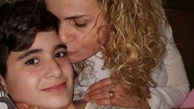 efyge-makria-mas-ton-therise-enas-karkinos-lernaia-ydra-poy-oso-ki-an-agonistike-gia-na-ton-antimetopisei-stathike-adynato-418661