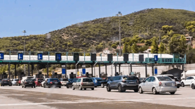 diodia-poioi-polites-pernoyn-dorean-ta-aparaitita-dikaiologitika-421090