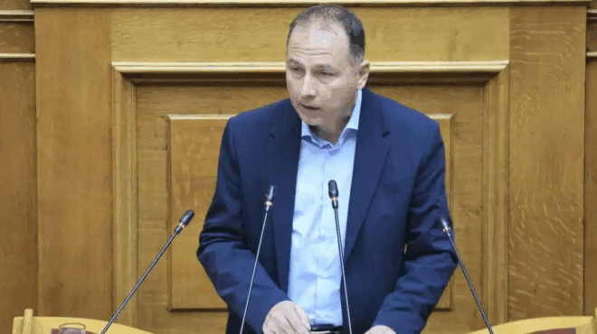 arsi-asylias-toy-voyleyti-toy-kke-vasili-metaxa-katigoreitai-oti-eklepse-aspida-astynomikoy-se-kinitopoiisi-421583