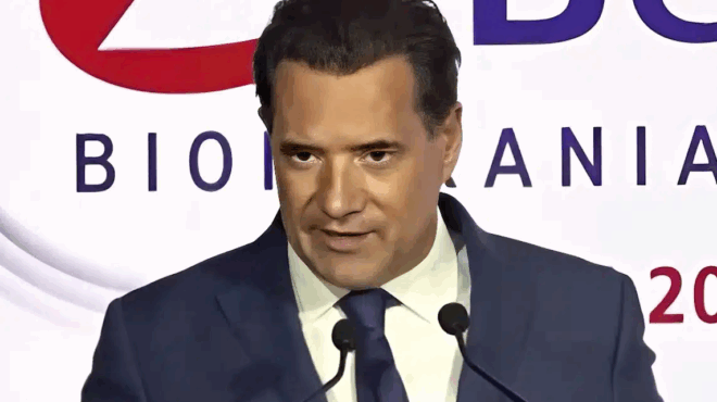 adonis-evala-mallia-ekana-mpotox-vazo-kremes-ego-ta-apokalypto-ayta-den-krato-iatriko-aporrito-422481