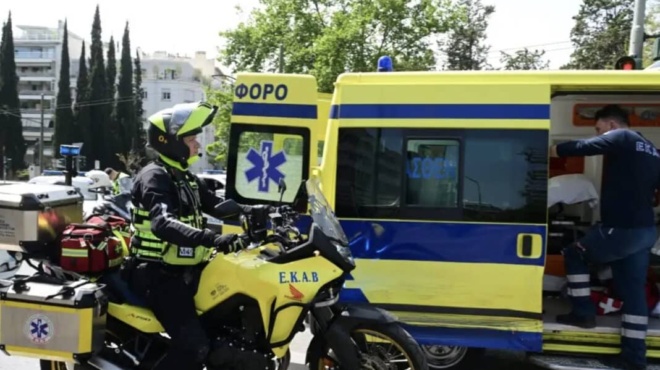 astynomikos-evale-telos-sti-zoi-toy-mprosta-stoys-diasostes-toy-ekav-se-amok-o-ilikiomenos-liga-lepta-prin-419084