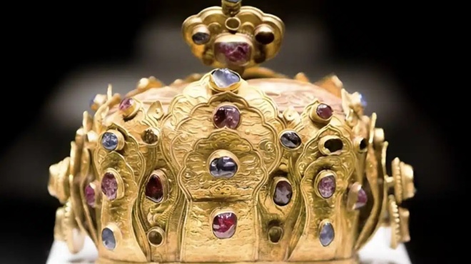 erchetai-to-diazygio-toy-aiona-vomva-gia-to-vasiliko-zeygari-chorizei-xafnika-o-gamos-toys-itan-to-gegonos-tis-chronias-419138