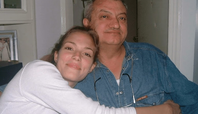 thlipsi-gia-tin-viky-kagia-echase-ton-patera-tis-amp-8211-i-apokalypsi-gia-ti-schesi-toys-poy-den-to-perimename-417617