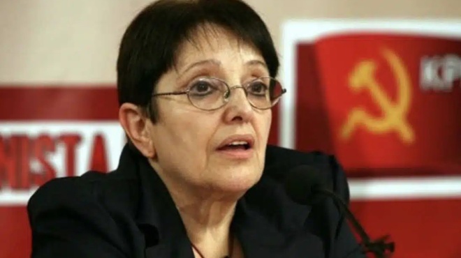 dyskoles-ores-gia-tin-aleka-papariga-419809