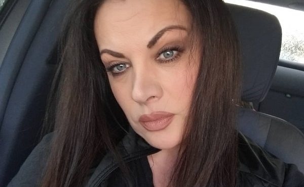 nena-chronopoyloy-vythismeni-sto-penthos-i-kardoyla-soy-de-se-afise-na-chareis-kai-se-egkateleipse-420441