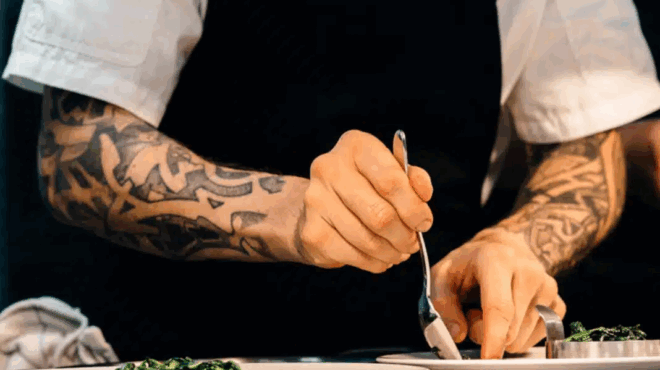 cheiropedes-se-gnosto-tileoptiko-sef-gia-chrei-ekatontadon-eyro-pros-to-dimosio-vinteo-426045