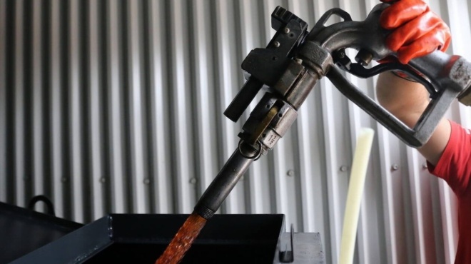 xekina-apo-simera-to-petrelaio-thermansis-ayti-einai-i-timi-toy-amp-8211-spane-ta-tilefona-sta-pratiria-gia-na-prolavoyn-amp-8230-421366