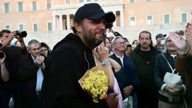 panos-roytsi-lipothymise-sto-syntagma-421452