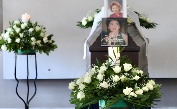 i-ellada-amp-8230-apochaireta-tin-theia-mpempeka-sygkinisi-stin-kideia-tis-annas-kyriakoy-amp-8211-lygise-o-gios-tis-amp-8211-syssomos-o-kallitechnikos-kosmos-421459