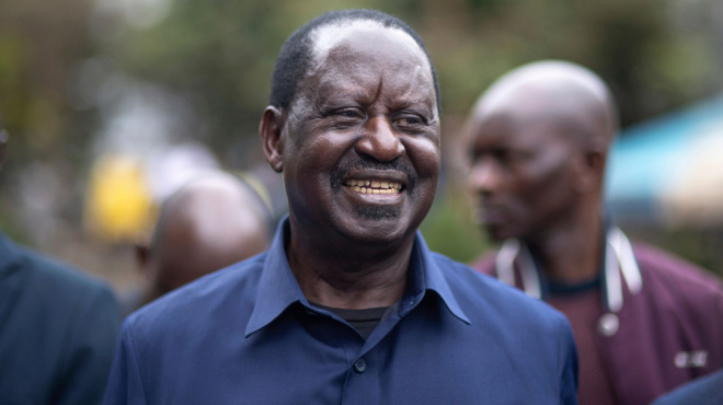 nekros-proin-prothypoyrgos-tin-ora-poy-ekane-peripato-me-tin-kori-toy-421479