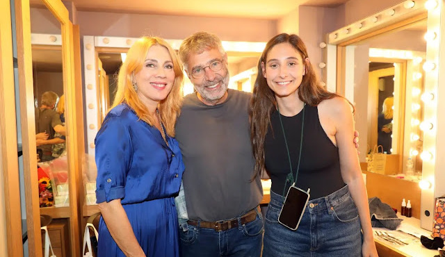 atheridis-i-karydi-kai-i-kori-toy-mazi-sto-theatro-amp-8211-oi-diloseis-stis-kameres-kai-oi-fotografies-421755