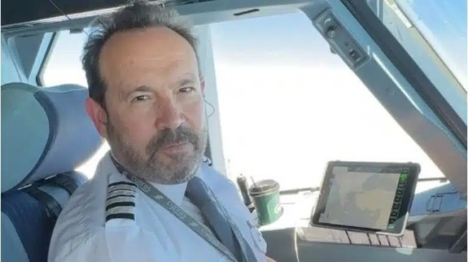 o-kostas-makedonas-einai-pilotos-se-pasignosti-aeroporiki-etairia-petao-apo-to-ntoympai-eos-kai-ti-varkeloni-421793