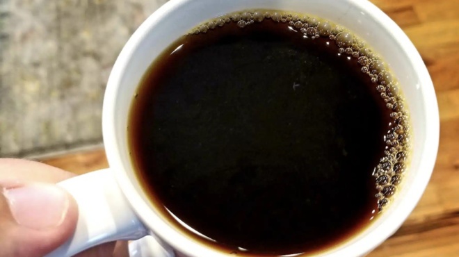 ypnos-diatrofologos-exigei-pote-prepei-na-pinete-ton-teleytaio-kafe-tis-imeras-gia-na-koimitheite-kala-422242