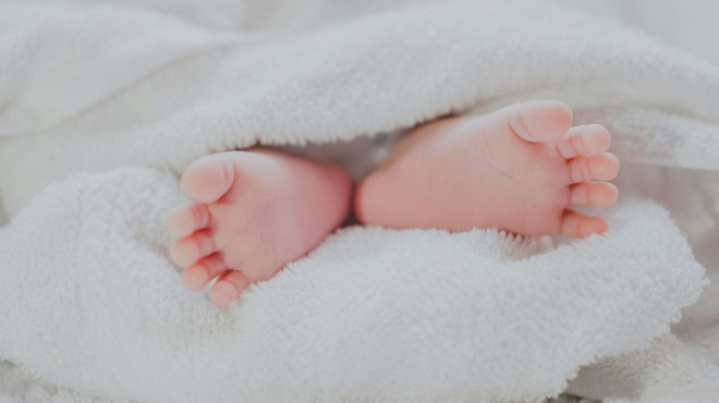 chilia-mpravo-ellinas-dimarchos-dinei-1-000-eyro-epidoma-se-kathe-zeygari-kathe-fora-poy-kanei-paidi-amp-8211-des-se-poia-poli-426033