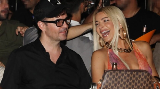 nino-zozefin-einai-xana-mazi-edo-kai-1-mina-o-logos-poy-to-kratoyn-mystiko-421566