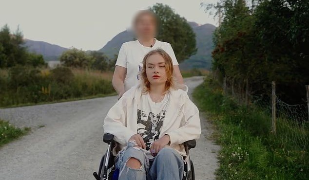 agria-kakopoiisi-sto-ntoympai-se-anapiriko-amaxidio-montelo-poy-vasanistike-se-parti-leipoyn-10-ek-ostoy-apo-to-podi-tis-417356