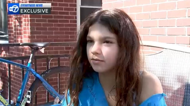 12chroni-echase-ti-zoi-tis-prospathontas-na-kanei-epikindyno-vinteo-gia-liga-likes-xaplone-stis-rages-kai-pernoyse-apo-pano-tis-to-metro-420594