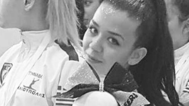 kideytike-i-19chroni-aspa-poy-skotothike-se-trochaio-i-apoleia-afise-piso-tis-ena-terastio-keno-419566