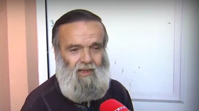 o-thanatos-i-tragodia-kai-to-diplo-prosopiko-drama-enos-ierea-echase-tis-2-kores-toy-kai-eide-sti-fylaki-os-dolofono-ton-eggono-toy-419040