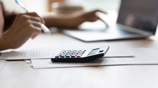 tha-pate-plirotheite-kai-tha-deite-perissotera-lefta-megali-ayxisi-se-misthoys-kai-syntaxeis-amp-8211-anasa-stoys-ellines-419157