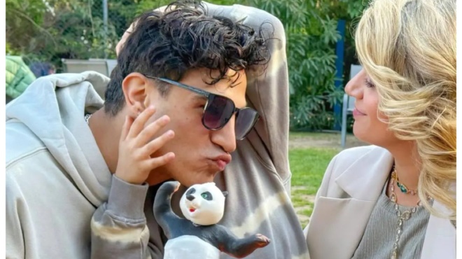 mpampas-gia-deyteri-fora-o-dimos-anastasiadi-gennise-i-tzeni-theona-to-fylo-toy-moroy-418877