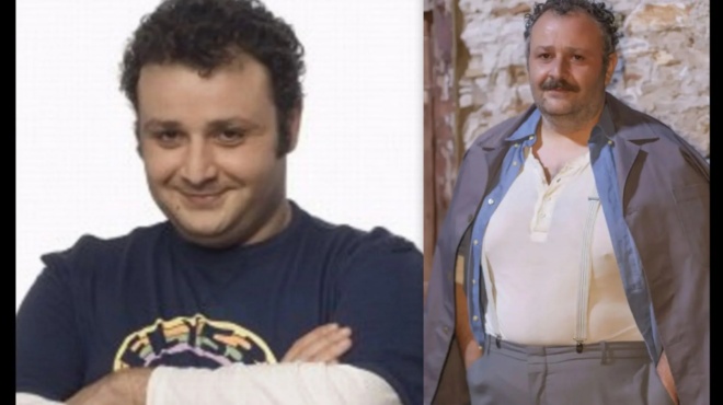 47aris-me-aspra-mallia-falakra-moystaki-parapano-kila-thymaste-ton-mpili-stoys-singles-deite-pos-einai-simera-sto-spiti-dipla-sto-potami-425708