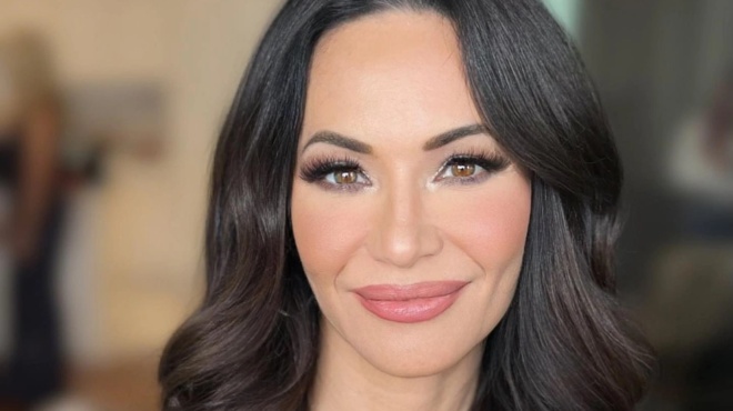 nyfoyla-xana-sta-54-i-maro-lytra-pantreytike-gia-3i-fora-amp-8211-i-monadiki-foto-poy-kykloforise-apo-ton-gamo-kai-o-goiteytikos-gampros-423250