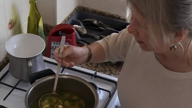 6-pragmata-sto-spiti-poy-apokalyptoyn-mia-akatastati-gynaika-an-den-tin-endiaferoyn-ayta-den-tin-endiaferei-oyte-o-eaytos-tis-418746