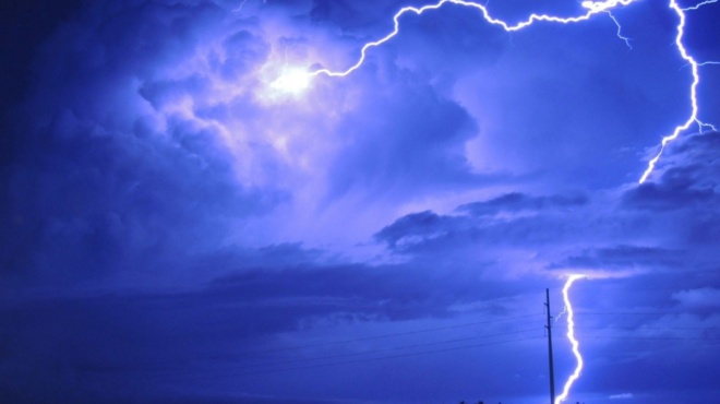 ektakto-kairos-xekinise-to-perasma-tis-kakokairias-barbara-se-poies-perioches-rixei-to-perissotero-nero-418847