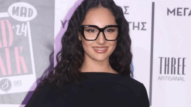 vazei-kato-kai-tin-toyni-aytes-einai-oi-fotografies-tis-klavdia-me-magio-poy-anastatwnoyn-to-diadiktyo-419884