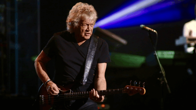 moody-blues-pethane-o-tragoydistis-kai-mpasistas-tzon-lotz-420381