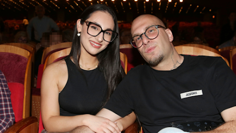 i-klaydia-apokalypse-oti-chorise-me-ton-oge-mia-chara-eimaste-agapiomaste-419384