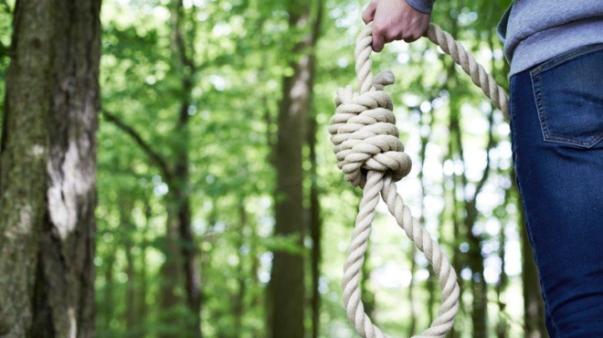 andras-vrethike-nekros-sto-ktima-toy-kremastike-me-schoini-apo-elaiodentro-431335