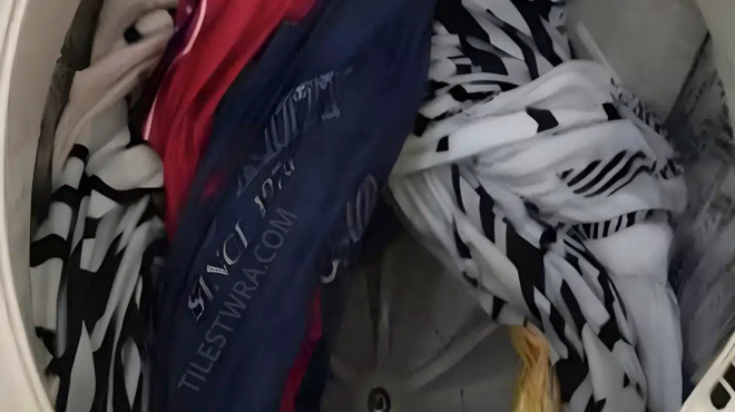 otan-plenete-ta-roycha-min-vazete-mono-aporrypantiko-mathete-ton-mystiko-tropo-na-kanete-ta-vromika-roycha-san-kainoyrgia-432215