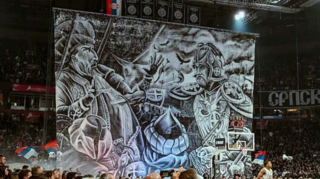 exalloi-oi-toyrkoi-gia-to-pano-tis-partizan-ston-agona-me-ti-fener-edeixan-servo-ippoti-na-skotonei-ton-soyltano-moyrat-a-432427