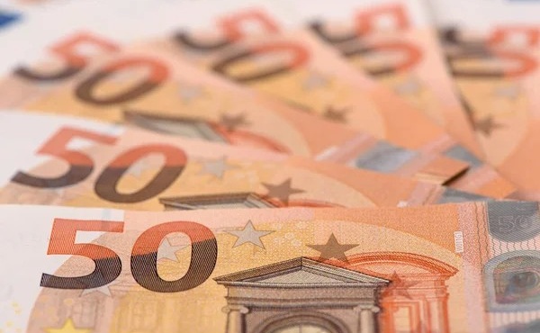 ektakto-xekinisan-oi-pliromes-434017