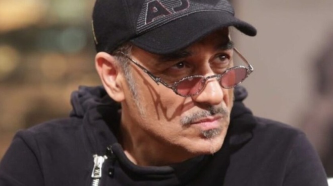 notis-sfakianakis-echei-prochorisei-tin-zoi-toy-edo-kai-tria-chronia-me-eponymi-gynaika-427179