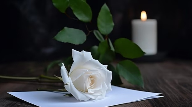 o-agapimenos-ithopoios-pethane-apo-anakopi-kardias-omos-oloi-cheirokrotoysan-afoy-nomizan-itan-rolos-sygklonizei-o-nikos-karagiorgis-427248