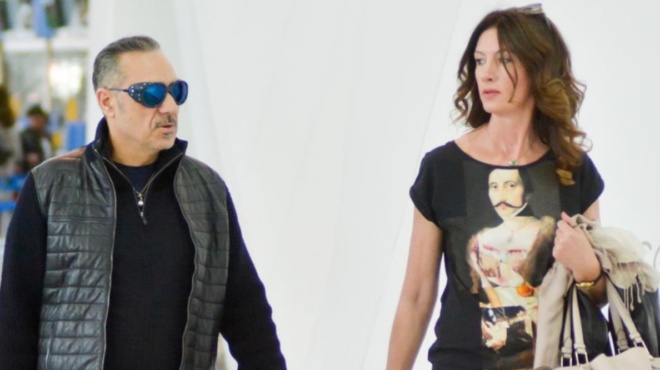 sto-telos-o-notis-den-ekane-tin-megali-apokalypsi-i-geitonissa-gia-noti-kai-kili-sfakianaki-427251