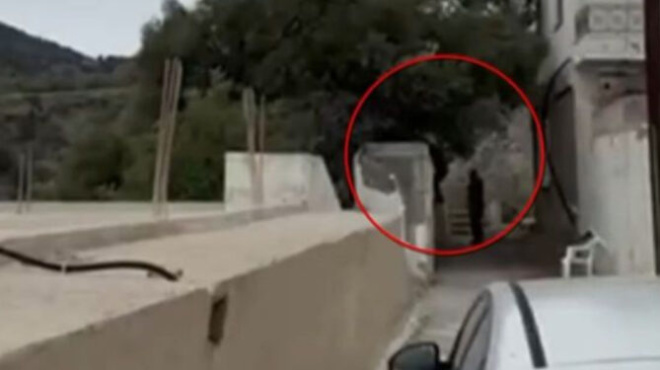 ton-deytero-eleythero-skopeyti-poy-prodothike-sto-vinteo-ntokoymento-apo-ti-stigmi-toy-makeleioy-sta-vorizia-anazita-i-elas-427684