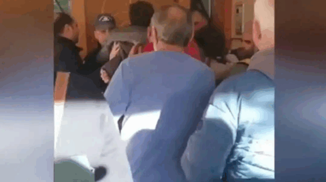 glyfada-kanoyn-exosi-se-tetrameli-oikogeneia-me-moro-kai-karkinopathi-kori-429620