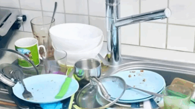 i-psychologiki-simasia-toy-na-afineis-vromika-piata-kai-giati-den-prepei-na-stoivazontai-430029