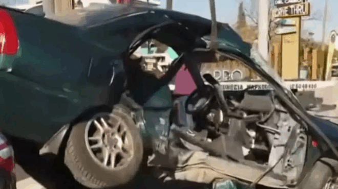 tragodia-stin-paiania-dyo-nekroi-se-plagiometopiki-sygkroysi-i-porta-aytokinitoy-vrethike-metra-makria-vinteo-430276