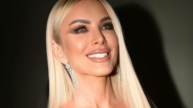 katerina-kainoyrgioy-stolise-to-christoygenniatiko-dentro-sto-pio-monterno-chroma-tis-chronias-427980