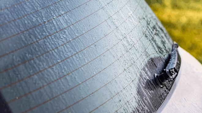 grammes-sta-piso-tzamia-ton-aytokiniton-apo-ti-einai-ftiagmenes-kai-pos-mas-voithoyn-430581