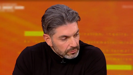 sokarei-o-martikas-ekana-apopeira-aytoktonias-me-farmaka-poy-eklepsa-apo-to-farmakeio-moy-430948